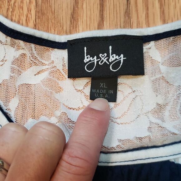 Lace Back Navy stripes XL - Picture 4 of 6